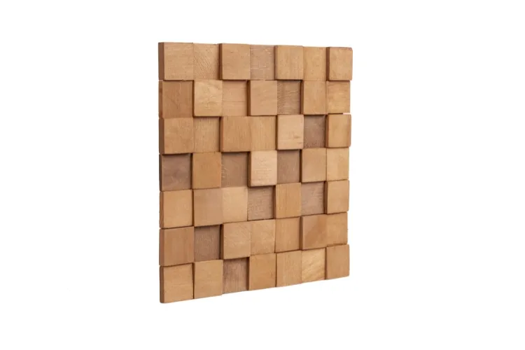 Quadratisches-Holzpaneel-Cube-1-aus-naturlichem-Holz-schief